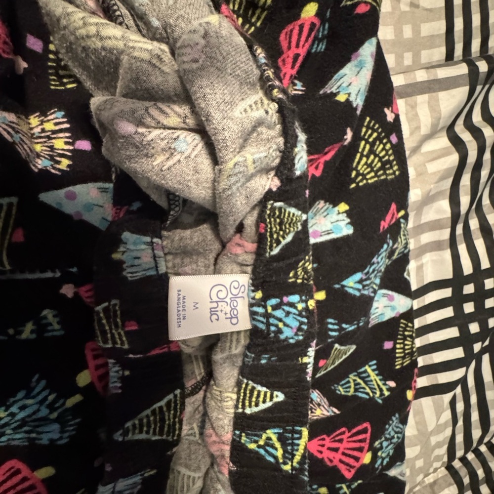 Sleep Chic Fleece Pajama Pants – Christmas Tree Print (M) Tree Patterned Pants - Picture 7 of 8